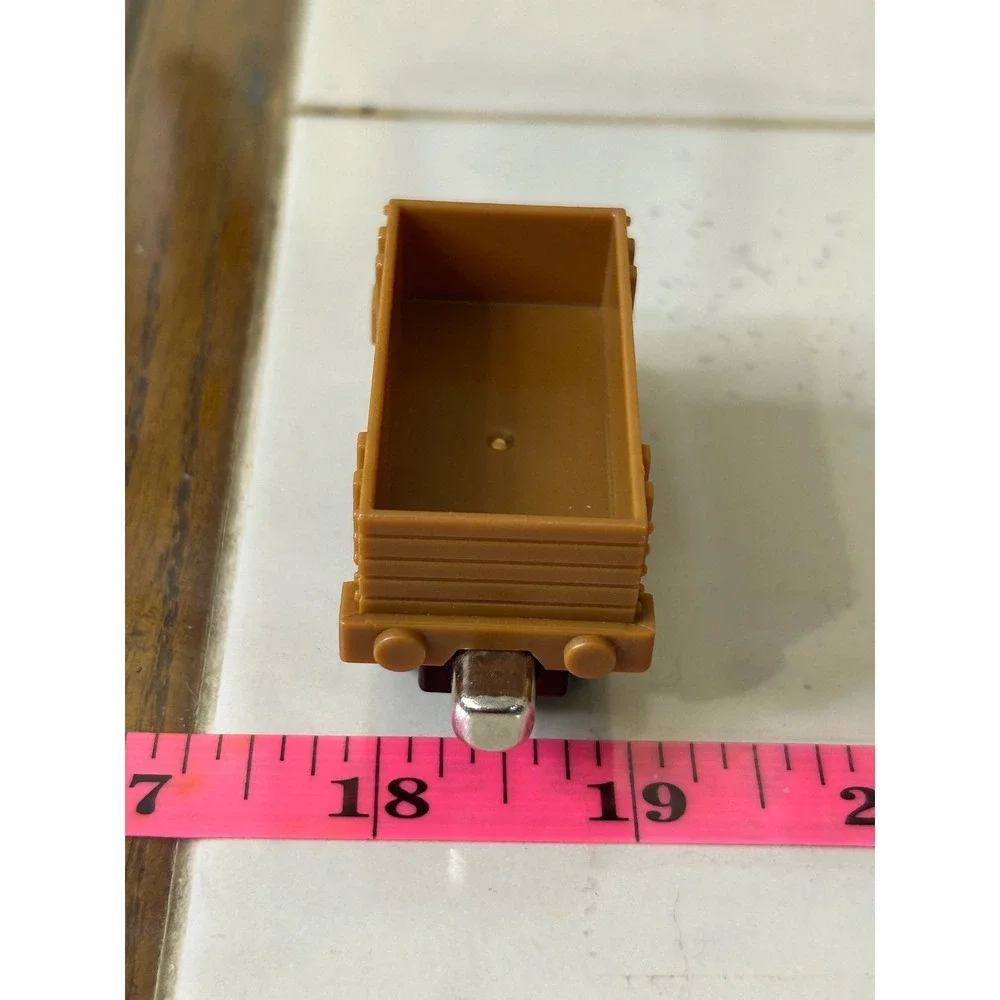 Thomas & Friends Take Along Troublesome Truck Tan Brown Diecast Magnetic Train